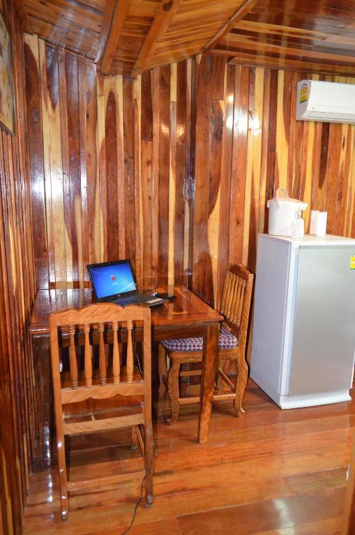 Home Stay Stc Bed And Breakfast Удон-Тхани Номер фото