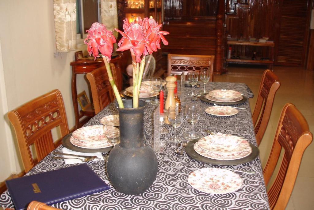 Home Stay Stc Bed And Breakfast Удон-Тхани Экстерьер фото