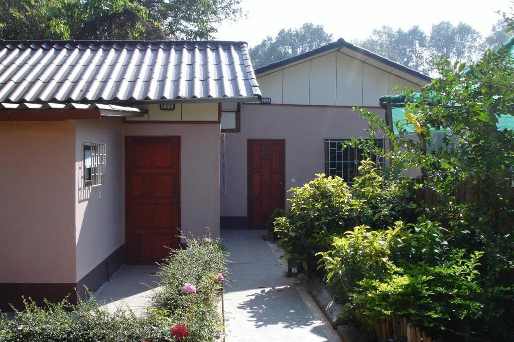 Home Stay Stc Bed And Breakfast Удон-Тхани Номер фото